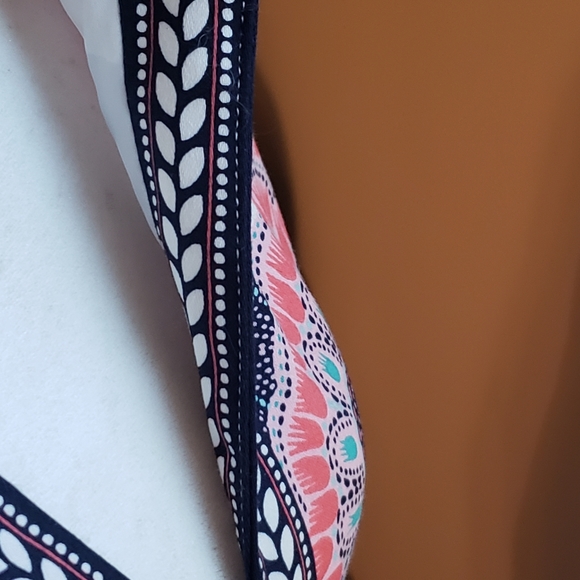 Beautiful Liz Claiborne dreas - Picture 9 of 14